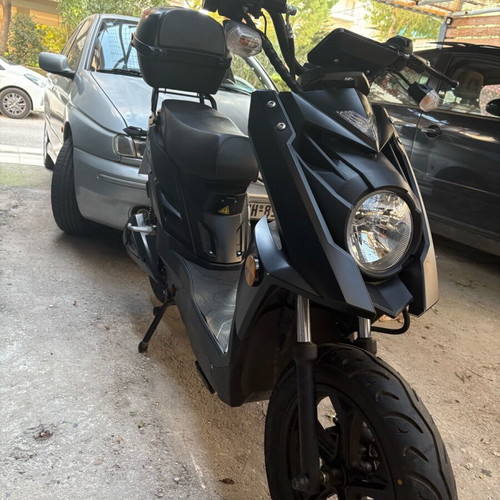 Electric scooter like new, no license required, battery needed