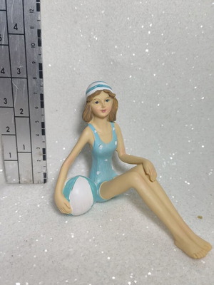 Bathing girl figurine, ornament