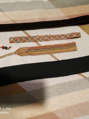 Set of four belts like new, elastic, velvet, and straw