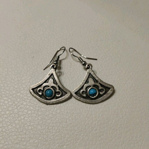 Triangle dangle earrings with stone like new