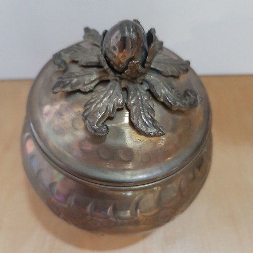 Copper fondue pot like new with patina and engraved details