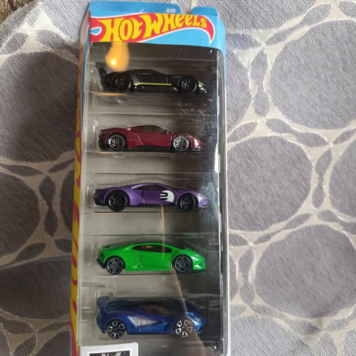 Hot Wheels Ferrari set new