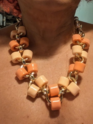 Summer necklace in salmon shades like new