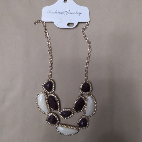 Necklaces new in excellent condition, pack of 8