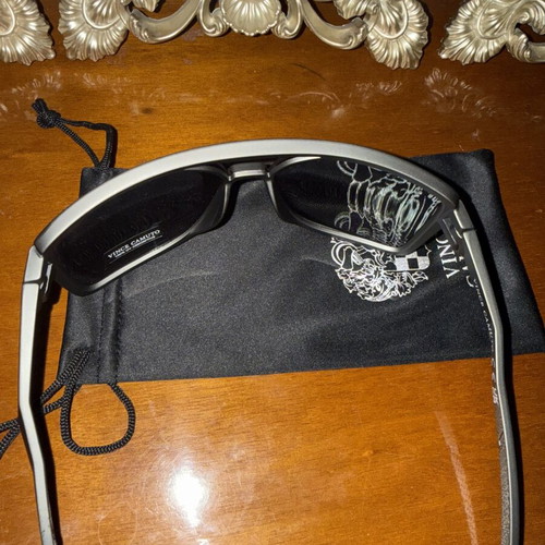 Vince Camuto sunglasses new, matte gray frame
