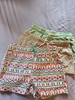 Shorts pack of 3 used, colorful, for ages 6-8