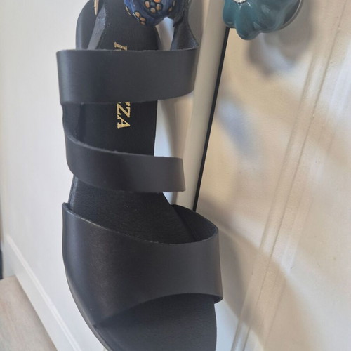 Ragazza leather sandals size 40, new, black, platform heels