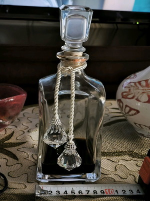 Wedding carafe like new with stopper and decorative elements