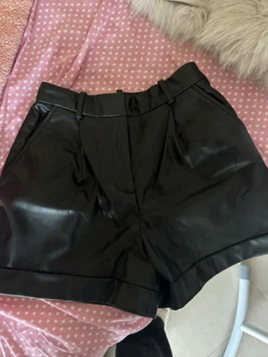 Zara women's shorts black leatherette like new XS