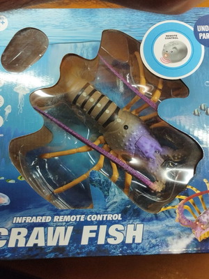 Battery-powered toy crawfish
