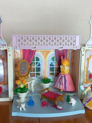 Κάστρο Playmobil με Πριγκίπισσα σαν καινούργιο, πτυσσόμενο με κλειδάκι