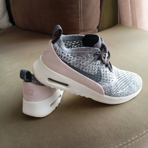 Nike women's athletic shoes used, size 38, gray and pink