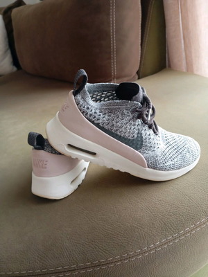 Nike women's athletic shoes used, size 38, gray and pink