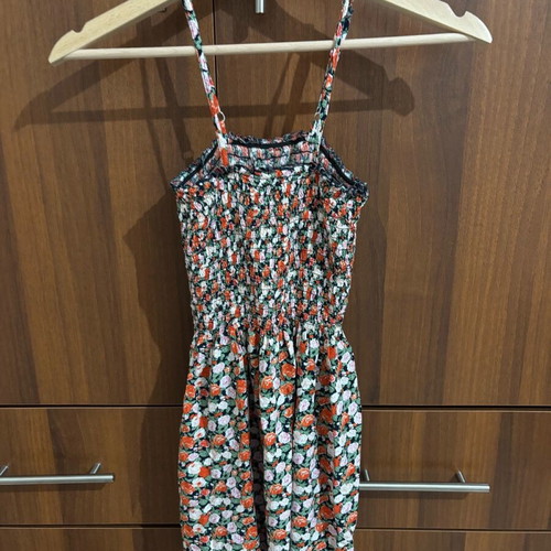 Women's dresses new, pack of 4, small