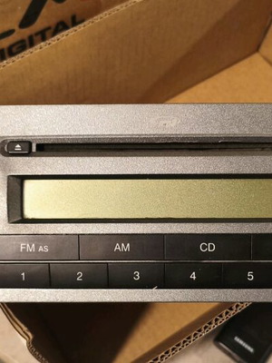 Fiat Punto Grande genuine factory radio CD like new