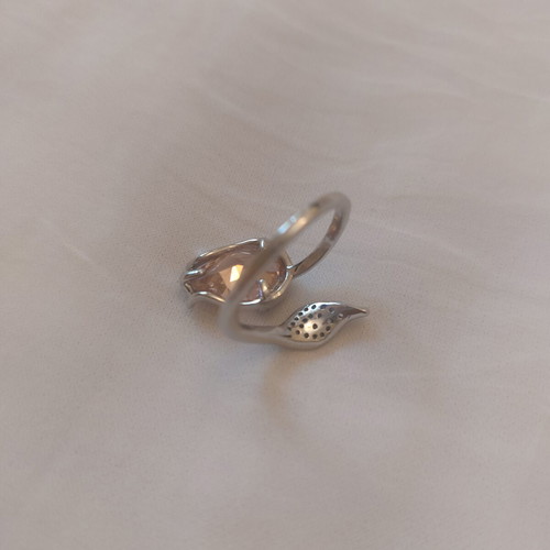 Romantic tulip ring with pink crystal, like new