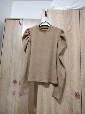 Lame knitted blouse with puff sleeves like new, beige and gold