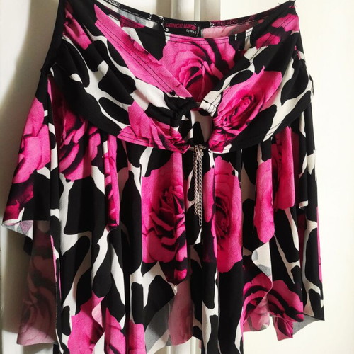 Floral skirt like new, size M, black and pink