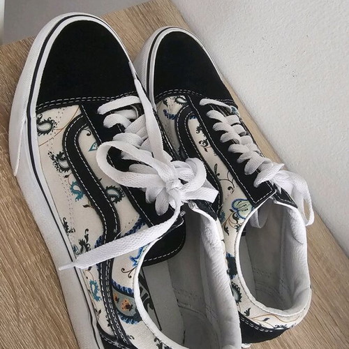 Vans γυναικεία παπούτσια νούμερο 40 σαν καινούργια, μαύρο και άσπρο