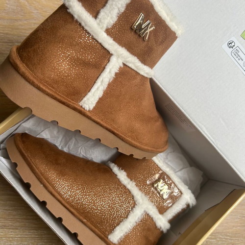 Michael Kors winter boots size 37, beige