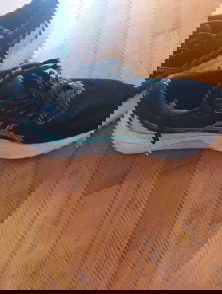 Αθλητικά παπούτσια asics