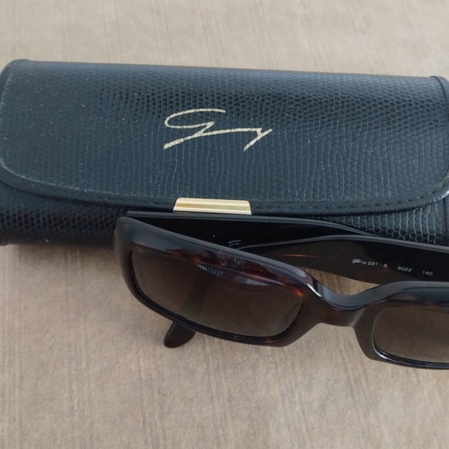 Genny sunglasses like new, brown with case