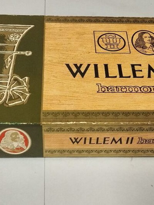 Vintage Willem II harmonie paper cigar box used