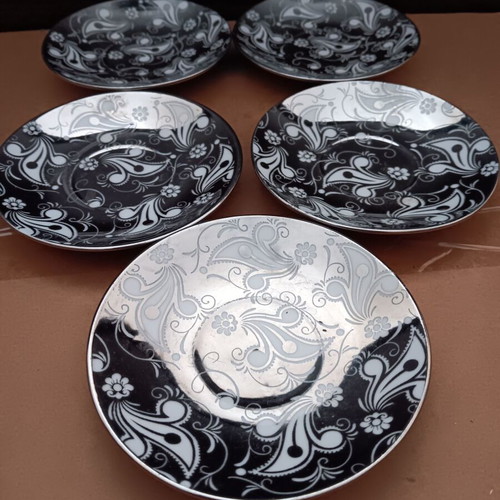 Set of 5 small plates used, silver color