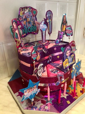 Huntrix Saja Boys Paper Cake new with lighting and birthday candles