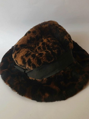 Vintage leopard fur hat like new
