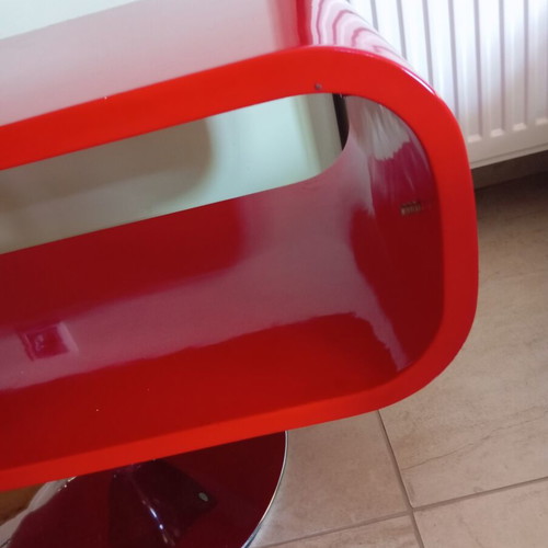 TV stand retro Italian style, glossy lacquer, like new, missing glass