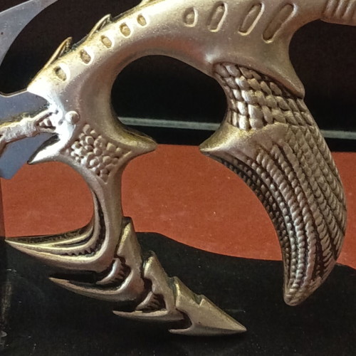 Alien decorative knife like new with eagle base