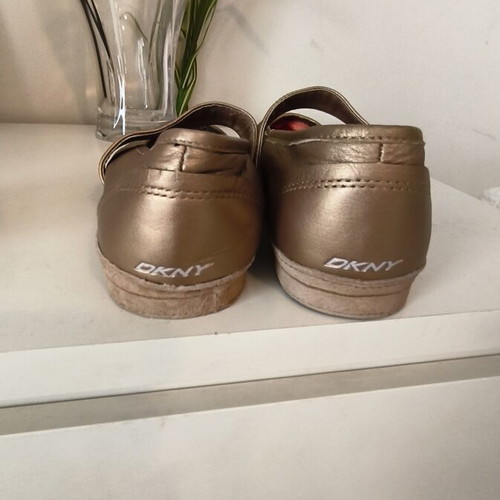 Mary Jane DKNY ballerinas used, gold leather size 41
