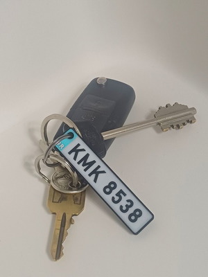 Custom car license plate keychain, new, turquoise multicolor