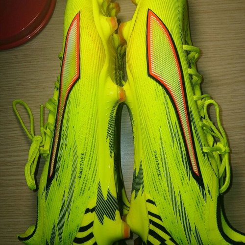 PUMA Ultra 6 Ultimate FG Unleashed football shoes like new, size 45, yellow