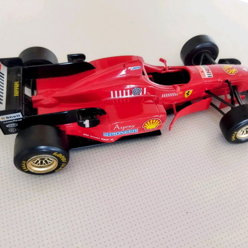 Ferrari Fi 310 collectible model 1:24 like new