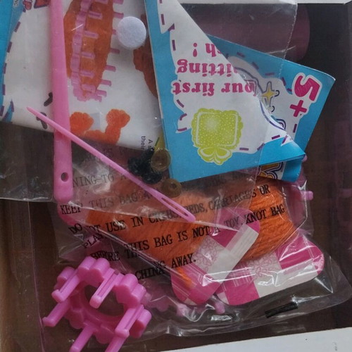 Children's knitting set used with damaged packaging