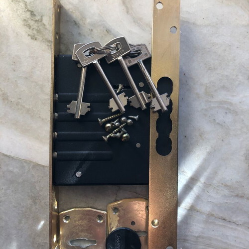 Securemme security lock made in Italy like new with four keys
