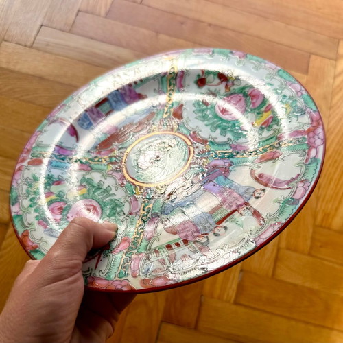 Vintage Chinese Rose Medallion Porcelain Plate 23 cm, like new