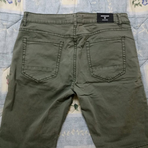 Men's khaki bermuda shorts with yellow stripes, like new, size L