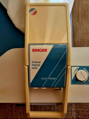 Singer Steam Press like new