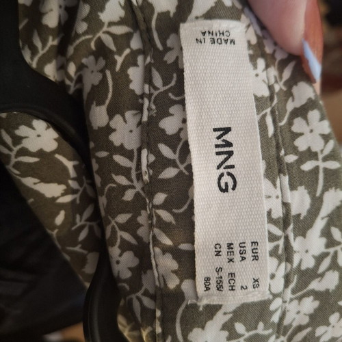 Mango floral shirt like new, XS, white and green