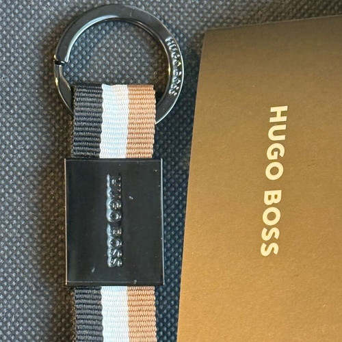 Μπρελόκ Hugo Boss νέο με τριχρωμία ιμάντα