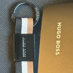 Μπρελόκ Hugo Boss νέο με τριχρωμία ιμάντα