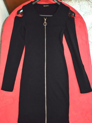 Fitted dress with zipper and shoulder cutouts like new, black, one size