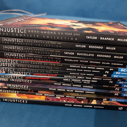 Complete collection of 15 volumes of Injustice DC comics in English in excellent condition