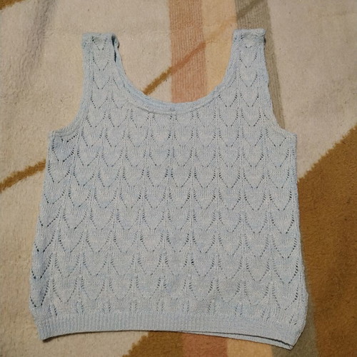 Knitted sleeveless top size M turquoise like new