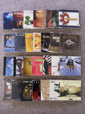 CDs singles and albums like new, collection of 112