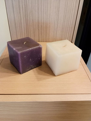 Set of 2 cube-shaped decorative candles like new