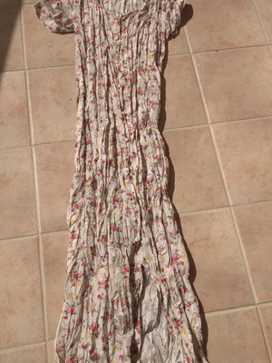 Long dress like new with elastic fabric and slight shine